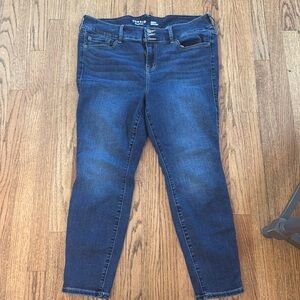 Torrid Supersoft Jegging. Size 18 short
WORN ONCE!